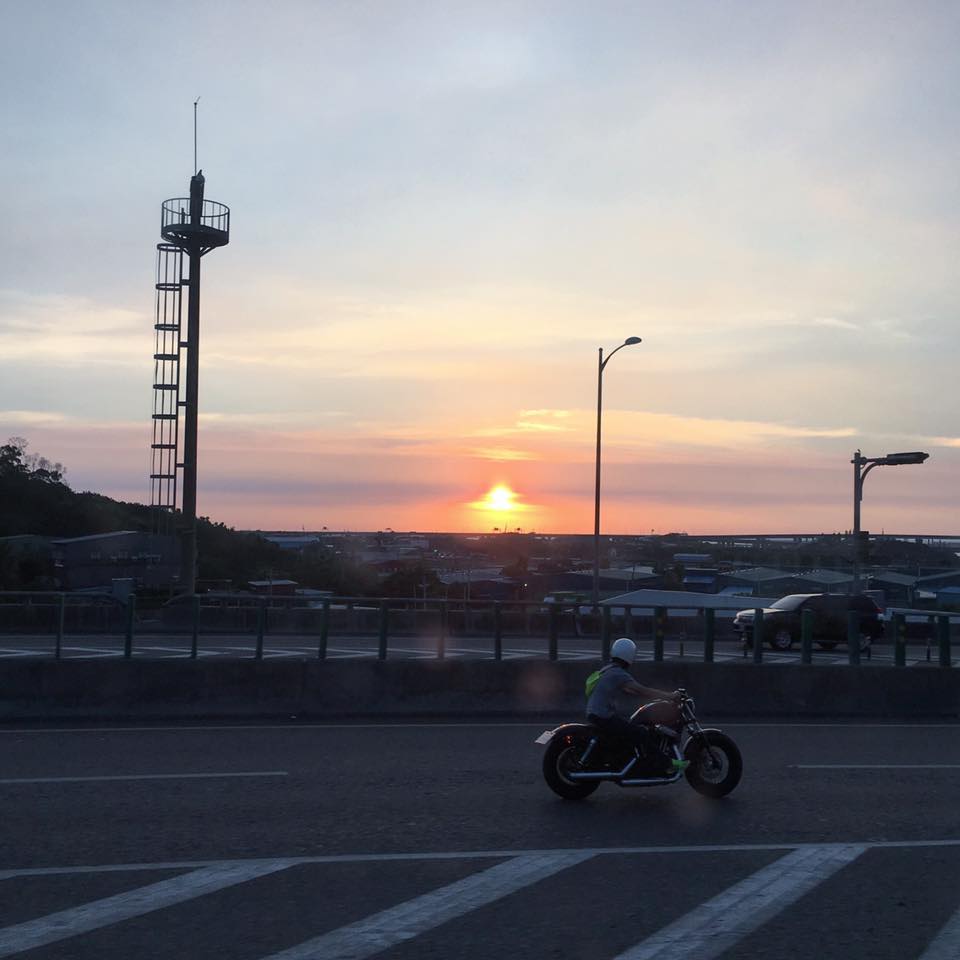 許多情境都會影響人的情緒