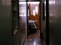 通往阿嬤的房間，這走廊。