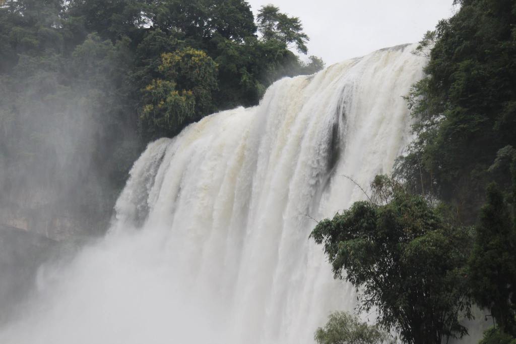 【2015 年貴州旅行】臥鋪火車初體驗、黃果樹大瀑布、黔靈山公園